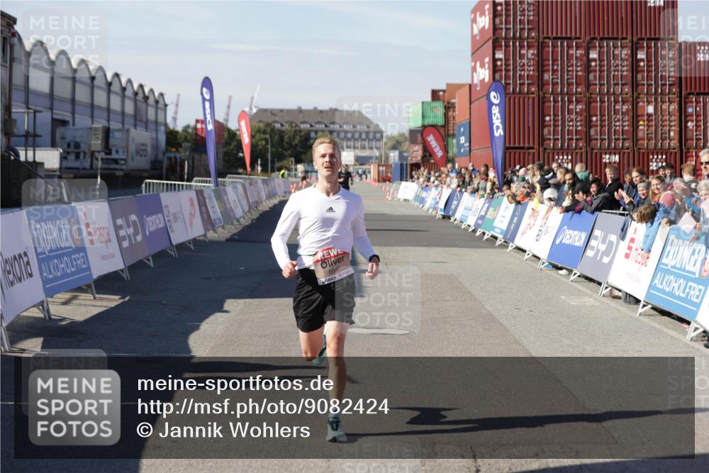 03.10.2025 - Köhlbrandbrückenlauf Jannik Wohlers http://msf.ph/oto/9082424 03.10.2025 12:51:20 Ziel 6047 meine-sportfotos.de