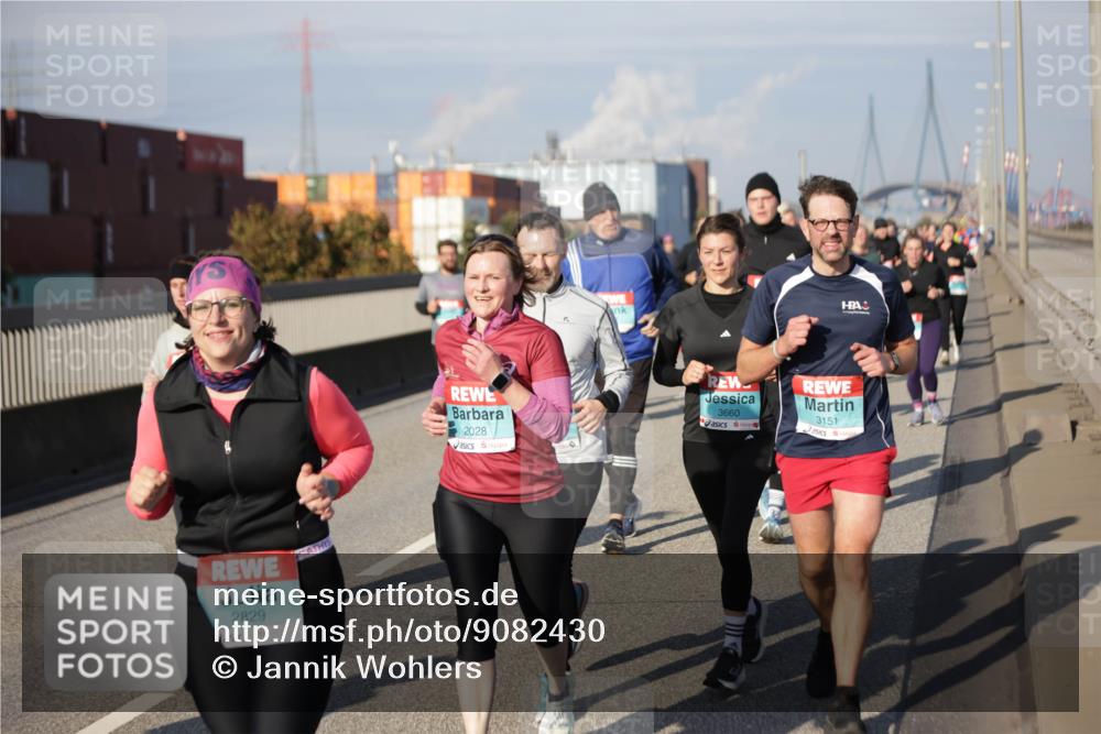 03.10.2025 - Köhlbrandbrückenlauf Jannik Wohlers http://msf.ph/oto/9082430 03.10.2025 10:05:36 Position 3 2829, 2028, 3660, 3151 meine-sportfotos.de