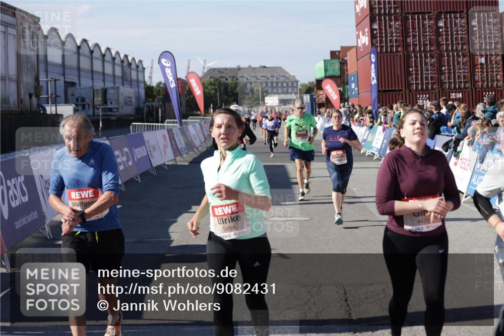 03.10.2025 - Köhlbrandbrückenlauf Jannik Wohlers http://msf.ph/oto/9082431 03.10.2025 13:18:13 Ziel 4472, 4473, 4581, 4600, 4620, 4661, 4950, 5209, 5454, 5691, 6001, 6310, 6326, 6633, 6634 meine-sportfotos.de
