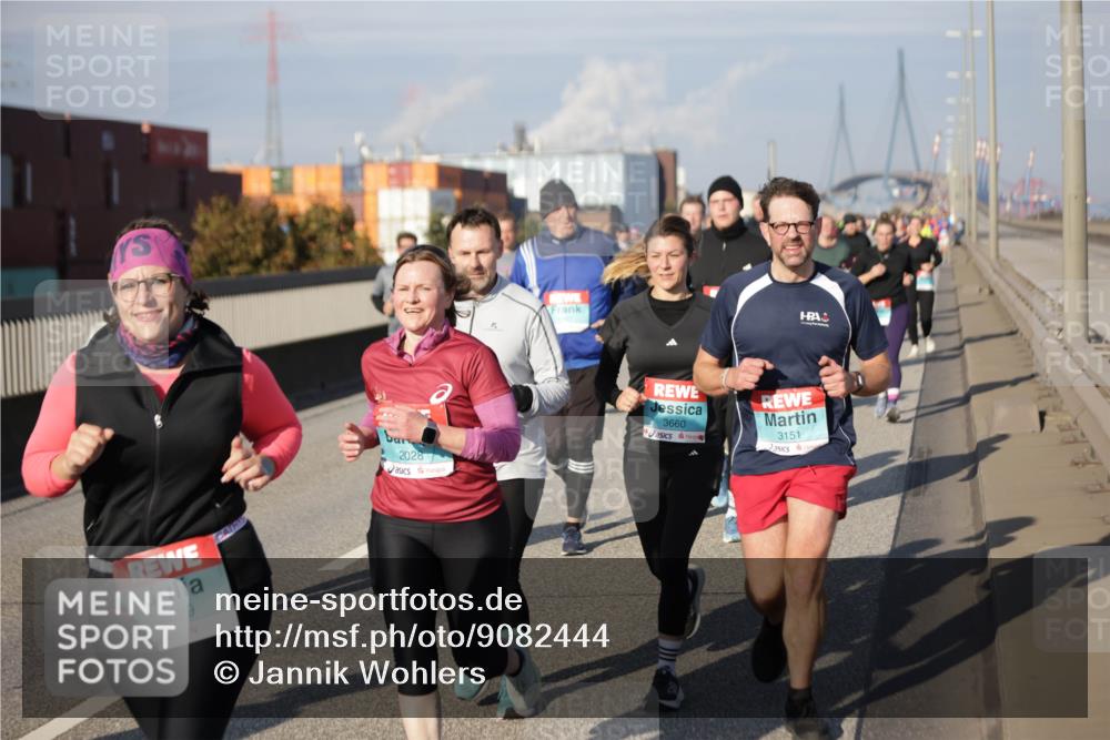 03.10.2025 - Köhlbrandbrückenlauf Jannik Wohlers http://msf.ph/oto/9082444 03.10.2025 10:05:36 Position 3 2829, 2028, 3660, 3151 meine-sportfotos.de