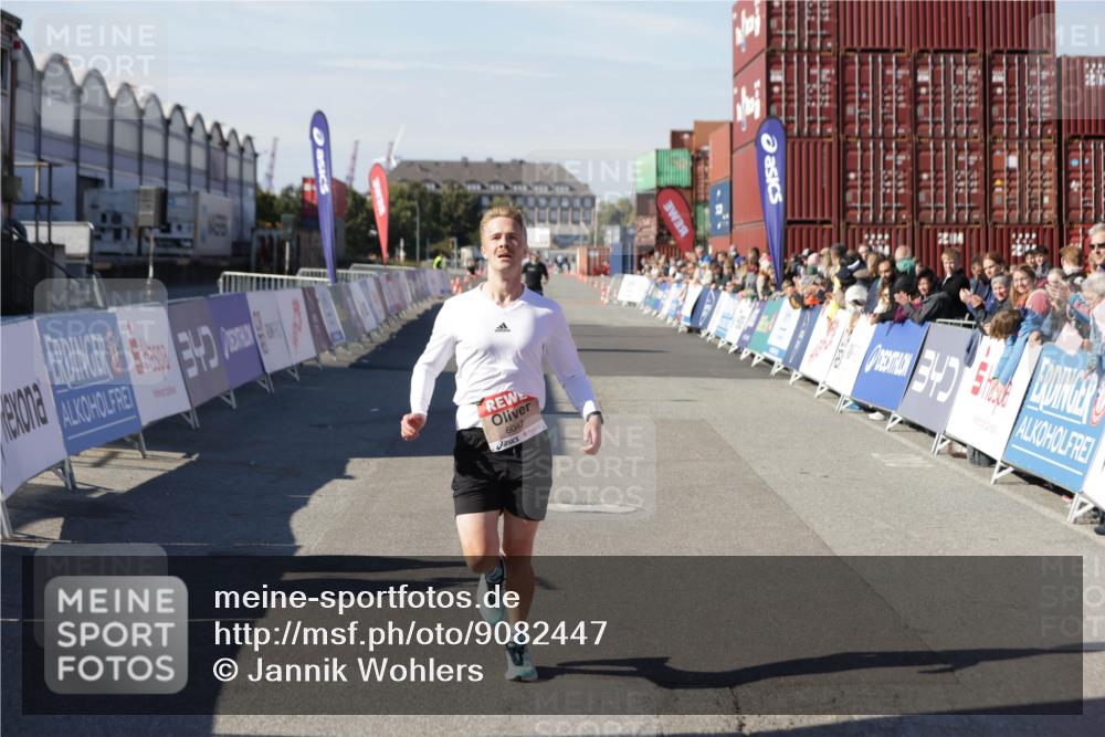 03.10.2025 - Köhlbrandbrückenlauf Jannik Wohlers http://msf.ph/oto/9082447 03.10.2025 12:51:20 Ziel 6047 meine-sportfotos.de