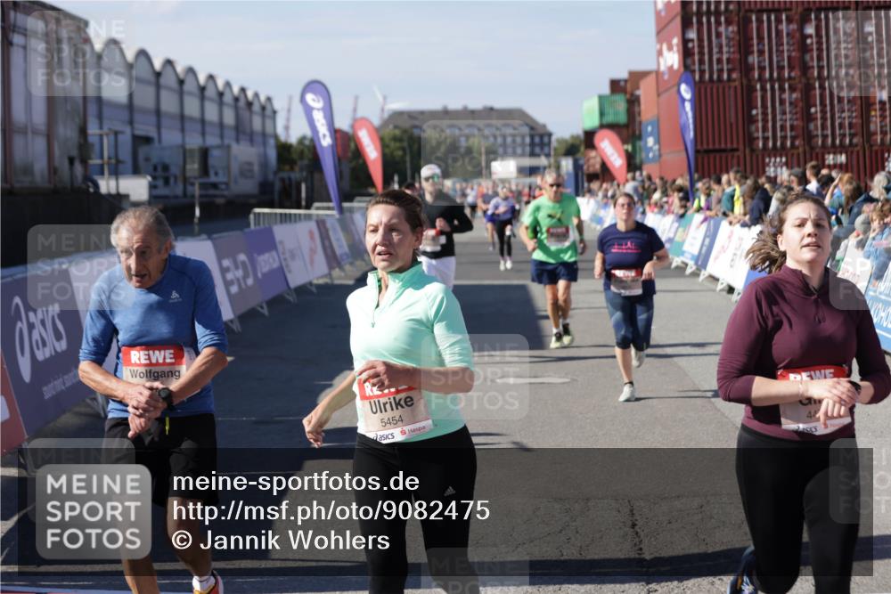 03.10.2025 - Köhlbrandbrückenlauf Jannik Wohlers http://msf.ph/oto/9082475 03.10.2025 13:18:14 Ziel 4472, 4473, 4581, 4600, 4620, 4661, 4950, 5209, 5454, 5691, 5816, 6001, 6310, 6326, 6633, 6634 meine-sportfotos.de