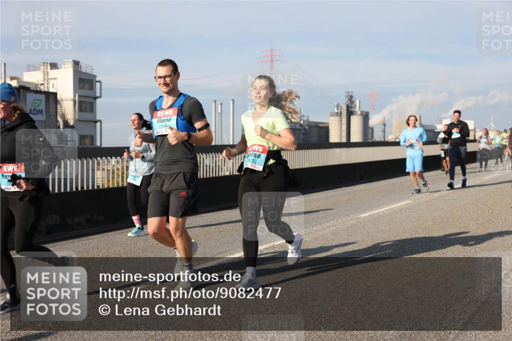 03.10.2025 - Köhlbrandbrückenlauf Lena Gebhardt http://msf.ph/oto/9082477 03.10.2025 10:04:35 Position 2 2374, 373 meine-sportfotos.de