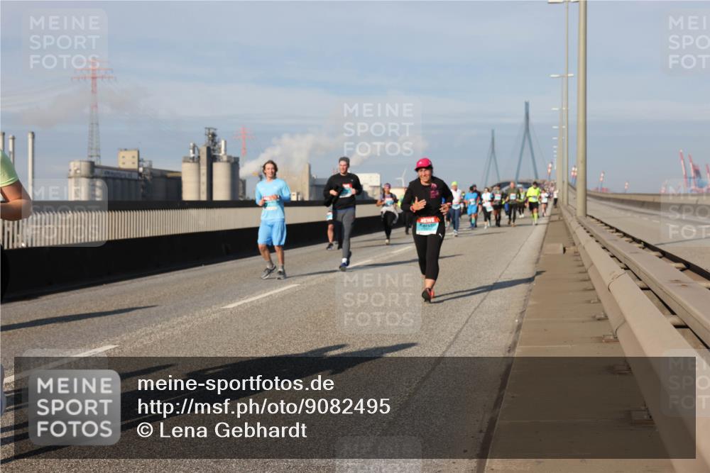 03.10.2025 - Köhlbrandbrückenlauf Lena Gebhardt http://msf.ph/oto/9082495 03.10.2025 10:04:35 Position 2  meine-sportfotos.de