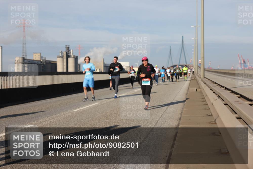 03.10.2025 - Köhlbrandbrückenlauf Lena Gebhardt http://msf.ph/oto/9082501 03.10.2025 10:04:35 Position 2  meine-sportfotos.de