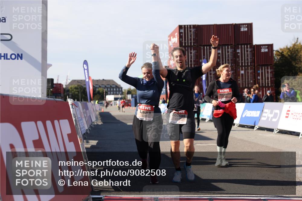 03.10.2025 - Köhlbrandbrückenlauf Lena Gebhardt http://msf.ph/oto/9082508 03.10.2025 13:48:54 Ziel 4157, 4273, 5216, 5497, 5581, 6096 meine-sportfotos.de