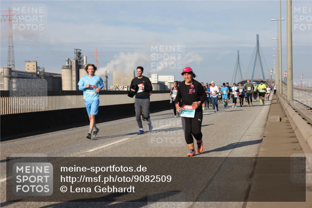 03.10.2025 - Köhlbrandbrückenlauf Lena Gebhardt http://msf.ph/oto/9082509 03.10.2025 10:04:35 Position 2  meine-sportfotos.de
