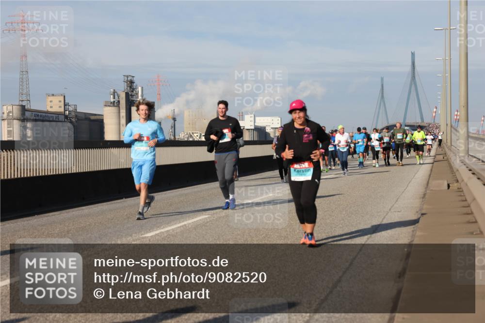 03.10.2025 - Köhlbrandbrückenlauf Lena Gebhardt http://msf.ph/oto/9082520 03.10.2025 10:04:36 Position 2  meine-sportfotos.de
