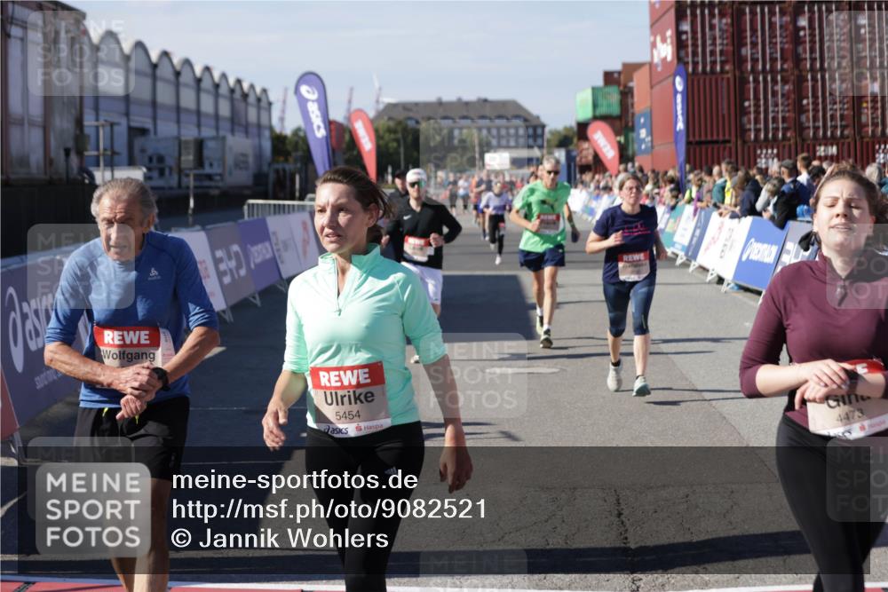 03.10.2025 - Köhlbrandbrückenlauf Jannik Wohlers http://msf.ph/oto/9082521 03.10.2025 13:18:14 Ziel 4472, 4473, 4581, 4600, 4620, 4661, 4950, 5209, 5454, 5691, 5816, 6001, 6310, 6326, 6633, 6634 meine-sportfotos.de