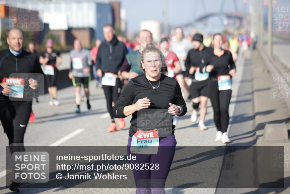 03.10.2025 - Köhlbrandbrückenlauf Jannik Wohlers http://msf.ph/oto/9082528 03.10.2025 10:05:40 Position 3 2125 meine-sportfotos.de