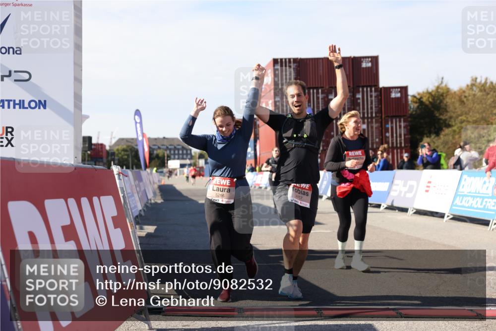 03.10.2025 - Köhlbrandbrückenlauf Lena Gebhardt http://msf.ph/oto/9082532 03.10.2025 13:48:54 Ziel 4157, 4273, 5216, 5497, 5581, 6096 meine-sportfotos.de