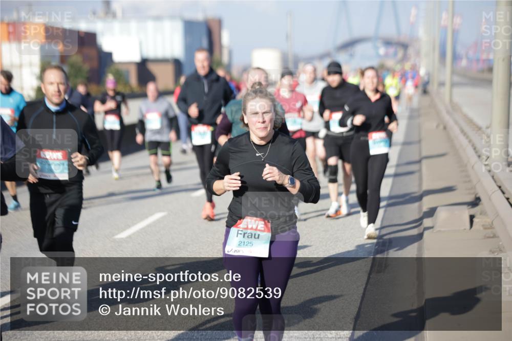 03.10.2025 - Köhlbrandbrückenlauf Jannik Wohlers http://msf.ph/oto/9082539 03.10.2025 10:05:40 Position 3 2125 meine-sportfotos.de