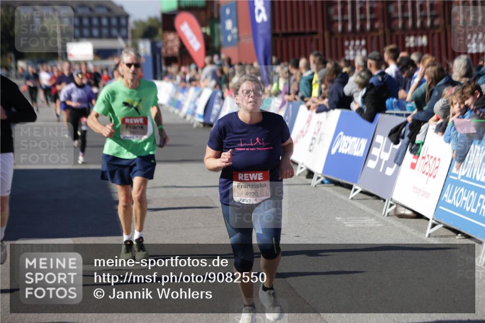 03.10.2025 - Köhlbrandbrückenlauf Jannik Wohlers http://msf.ph/oto/9082550 03.10.2025 13:18:14 Ziel 4472, 4473, 4581, 4600, 4620, 4661, 4950, 5209, 5454, 5691, 5816, 6001, 6310, 6326, 6633, 6634 meine-sportfotos.de