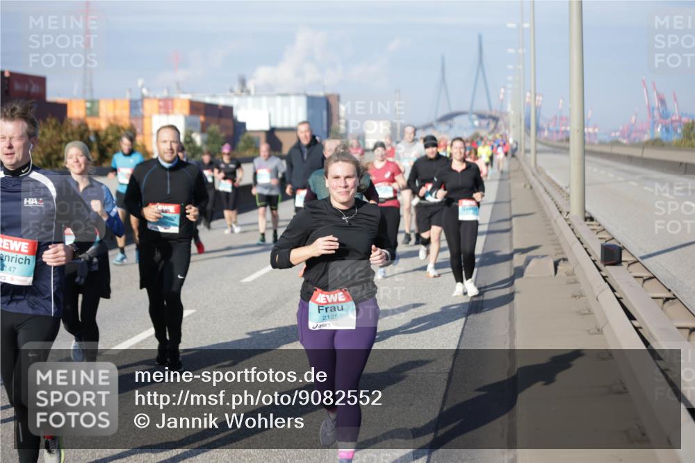 03.10.2025 - Köhlbrandbrückenlauf Jannik Wohlers http://msf.ph/oto/9082552 03.10.2025 10:05:41 Position 3 3147, 2125 meine-sportfotos.de