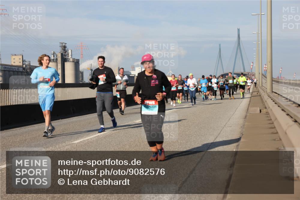 03.10.2025 - Köhlbrandbrückenlauf Lena Gebhardt http://msf.ph/oto/9082576 03.10.2025 10:04:36 Position 2  meine-sportfotos.de