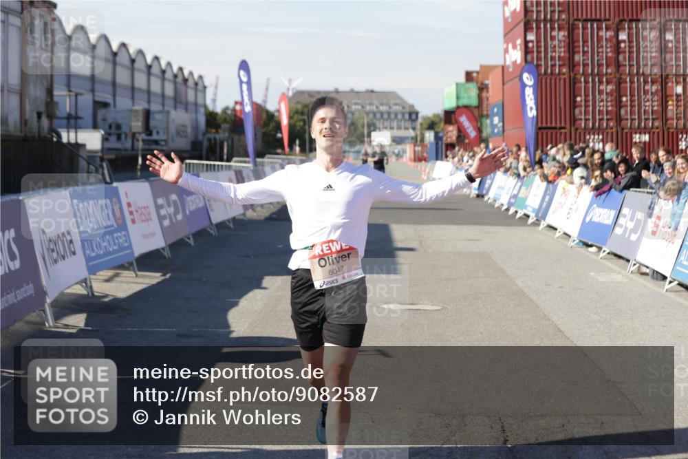 03.10.2025 - Köhlbrandbrückenlauf Jannik Wohlers http://msf.ph/oto/9082587 03.10.2025 12:51:20 Ziel 6047 meine-sportfotos.de