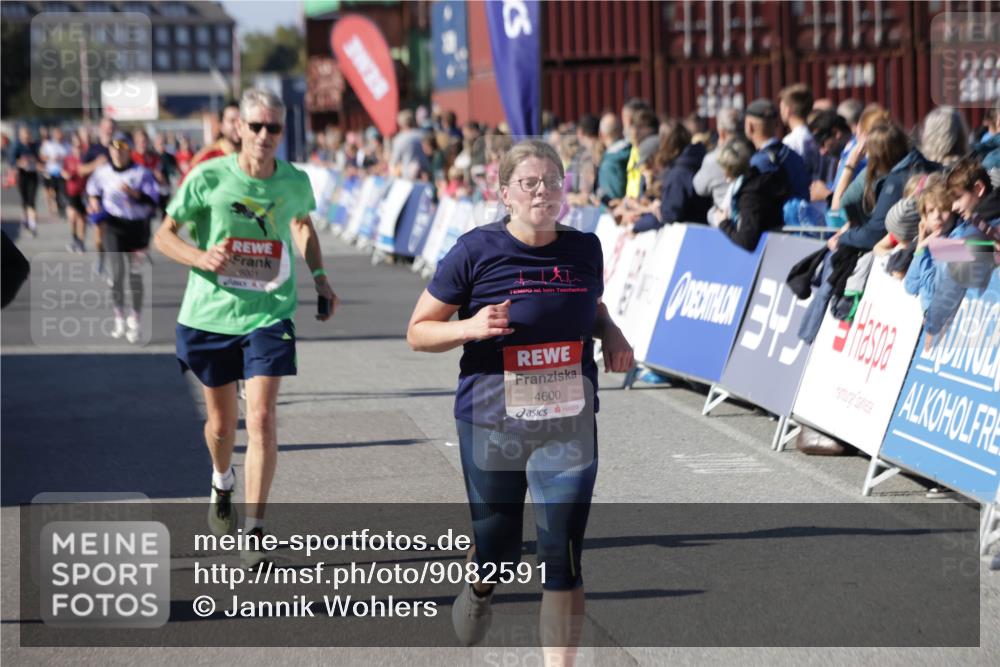 03.10.2025 - Köhlbrandbrückenlauf Jannik Wohlers http://msf.ph/oto/9082591 03.10.2025 13:18:15 Ziel 4472, 4473, 4581, 4600, 4620, 4661, 5209, 5379, 5454, 5691, 5816, 6001, 6310, 6326 meine-sportfotos.de
