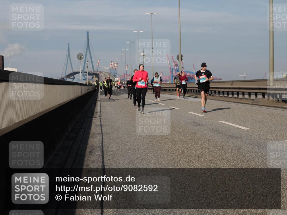 03.10.2025 - Köhlbrandbrückenlauf Fabian Wolf http://msf.ph/oto/9082592 03.10.2025 10:18:46 Position 3  meine-sportfotos.de