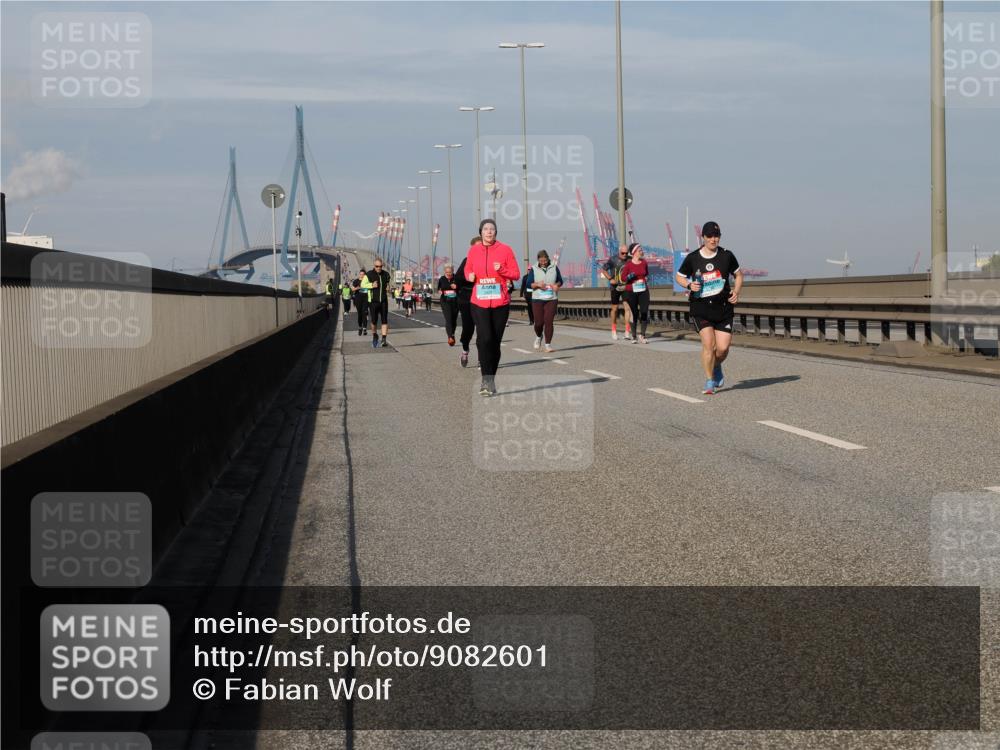 03.10.2025 - Köhlbrandbrückenlauf Fabian Wolf http://msf.ph/oto/9082601 03.10.2025 10:18:46 Position 3  meine-sportfotos.de