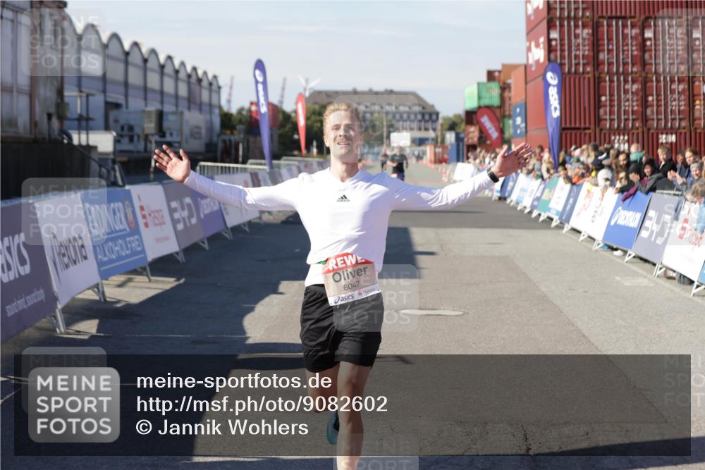 03.10.2025 - Köhlbrandbrückenlauf Jannik Wohlers http://msf.ph/oto/9082602 03.10.2025 12:51:21 Ziel 6047 meine-sportfotos.de
