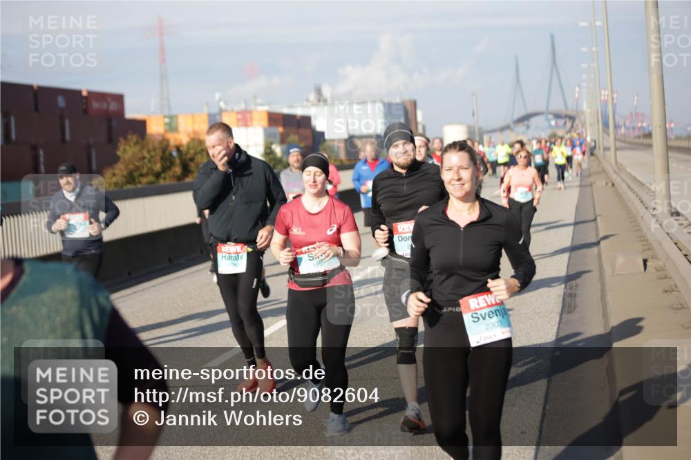 03.10.2025 - Köhlbrandbrückenlauf Jannik Wohlers http://msf.ph/oto/9082604 03.10.2025 10:05:44 Position 3 195, 2303 meine-sportfotos.de