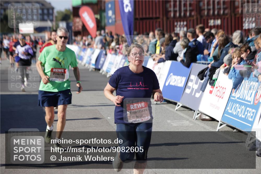 03.10.2025 - Köhlbrandbrückenlauf Jannik Wohlers http://msf.ph/oto/9082605 03.10.2025 13:18:15 Ziel 4472, 4473, 4581, 4600, 4620, 4661, 5209, 5379, 5454, 5691, 5816, 6001, 6310, 6326 meine-sportfotos.de