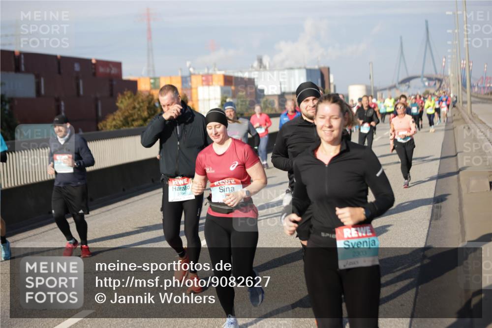 03.10.2025 - Köhlbrandbrückenlauf Jannik Wohlers http://msf.ph/oto/9082627 03.10.2025 10:05:44 Position 3 3706, 2303 meine-sportfotos.de