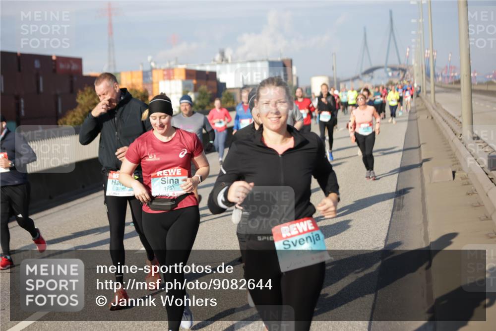 03.10.2025 - Köhlbrandbrückenlauf Jannik Wohlers http://msf.ph/oto/9082644 03.10.2025 10:05:44 Position 3 3706, 1951, 2303 meine-sportfotos.de