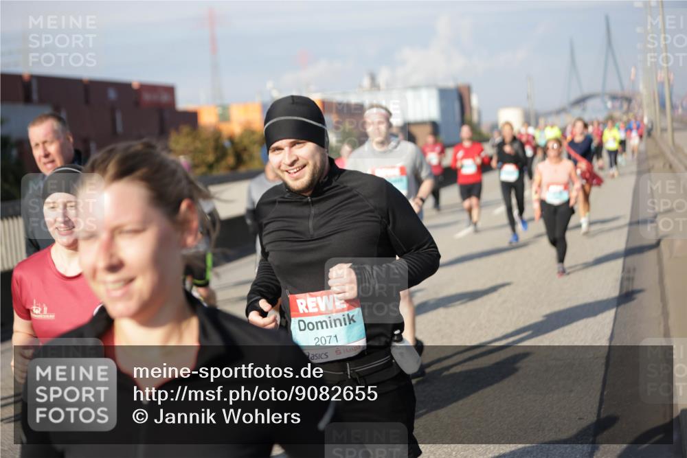 03.10.2025 - Köhlbrandbrückenlauf Jannik Wohlers http://msf.ph/oto/9082655 03.10.2025 10:05:45 Position 3 2071 meine-sportfotos.de