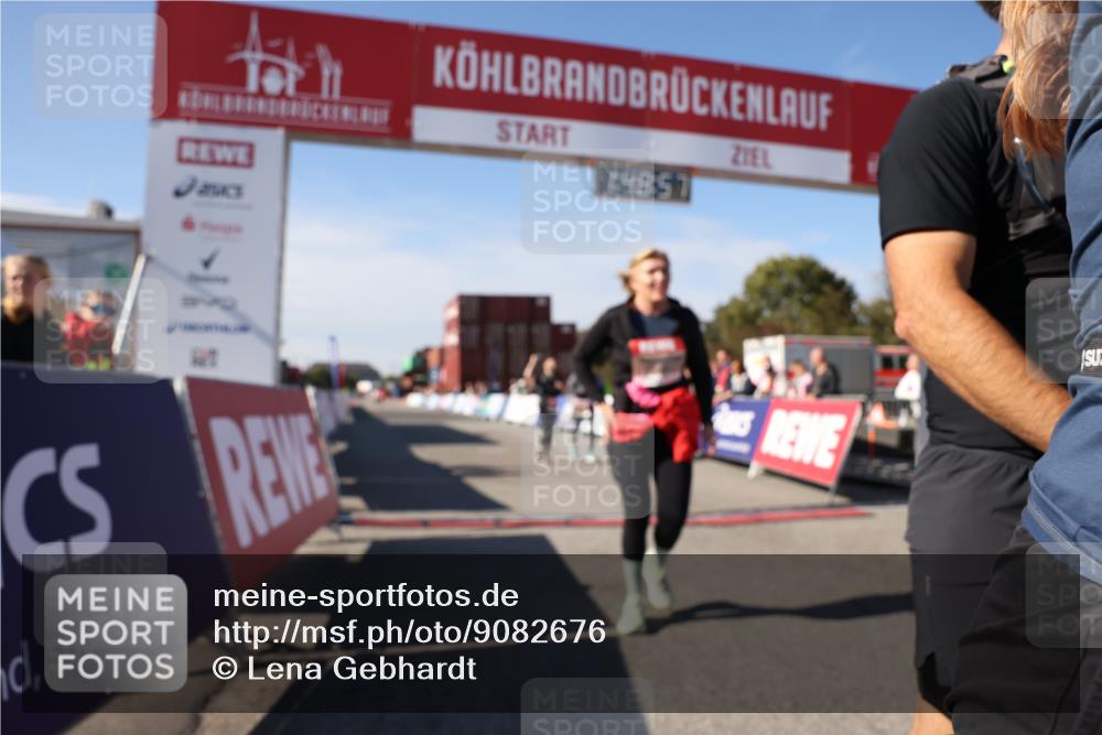 03.10.2025 - Köhlbrandbrückenlauf Lena Gebhardt http://msf.ph/oto/9082676 03.10.2025 13:48:57 Ziel 4157, 4273, 5216, 5497, 5581, 6096 meine-sportfotos.de