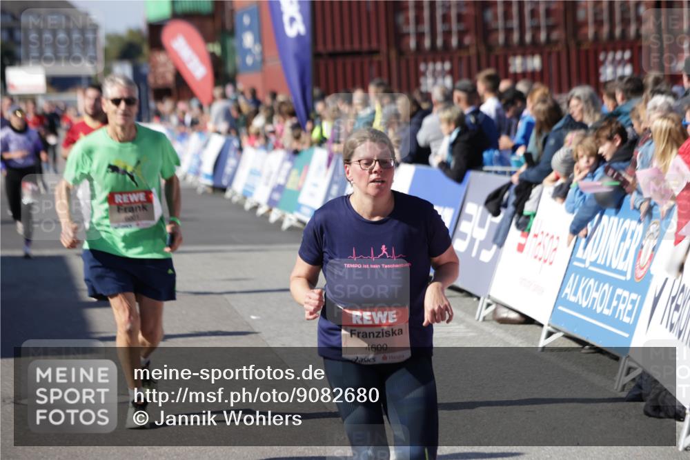 03.10.2025 - Köhlbrandbrückenlauf Jannik Wohlers http://msf.ph/oto/9082680 03.10.2025 13:18:15 Ziel 4472, 4473, 4581, 4600, 4620, 4661, 5209, 5379, 5454, 5691, 5816, 6001, 6310, 6326 meine-sportfotos.de