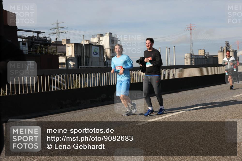 03.10.2025 - Köhlbrandbrückenlauf Lena Gebhardt http://msf.ph/oto/9082683 03.10.2025 10:04:39 Position 2  meine-sportfotos.de