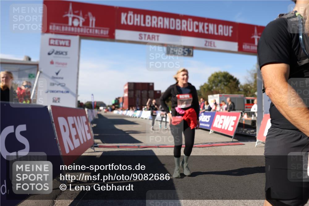 03.10.2025 - Köhlbrandbrückenlauf Lena Gebhardt http://msf.ph/oto/9082686 03.10.2025 13:48:58 Ziel 4157, 4273, 5216, 5497, 6096 meine-sportfotos.de
