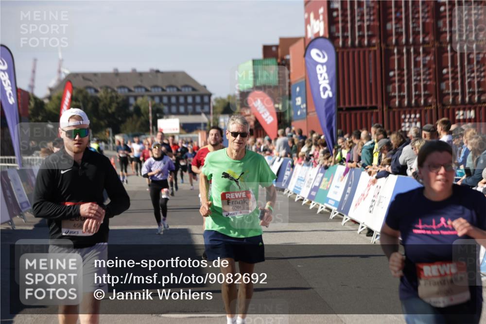 03.10.2025 - Köhlbrandbrückenlauf Jannik Wohlers http://msf.ph/oto/9082692 03.10.2025 13:18:16 Ziel 4472, 4473, 4581, 4600, 4620, 4661, 5209, 5379, 5440, 5454, 5691, 5816, 6001, 6310, 6326 meine-sportfotos.de