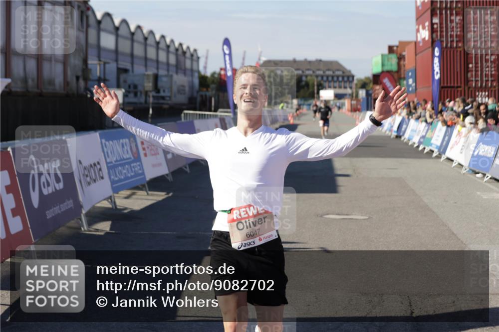 03.10.2025 - Köhlbrandbrückenlauf Jannik Wohlers http://msf.ph/oto/9082702 03.10.2025 12:51:21 Ziel 6047 meine-sportfotos.de