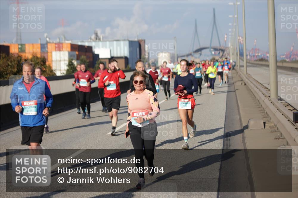 03.10.2025 - Köhlbrandbrückenlauf Jannik Wohlers http://msf.ph/oto/9082704 03.10.2025 10:05:48 Position 3 2158, 122 meine-sportfotos.de