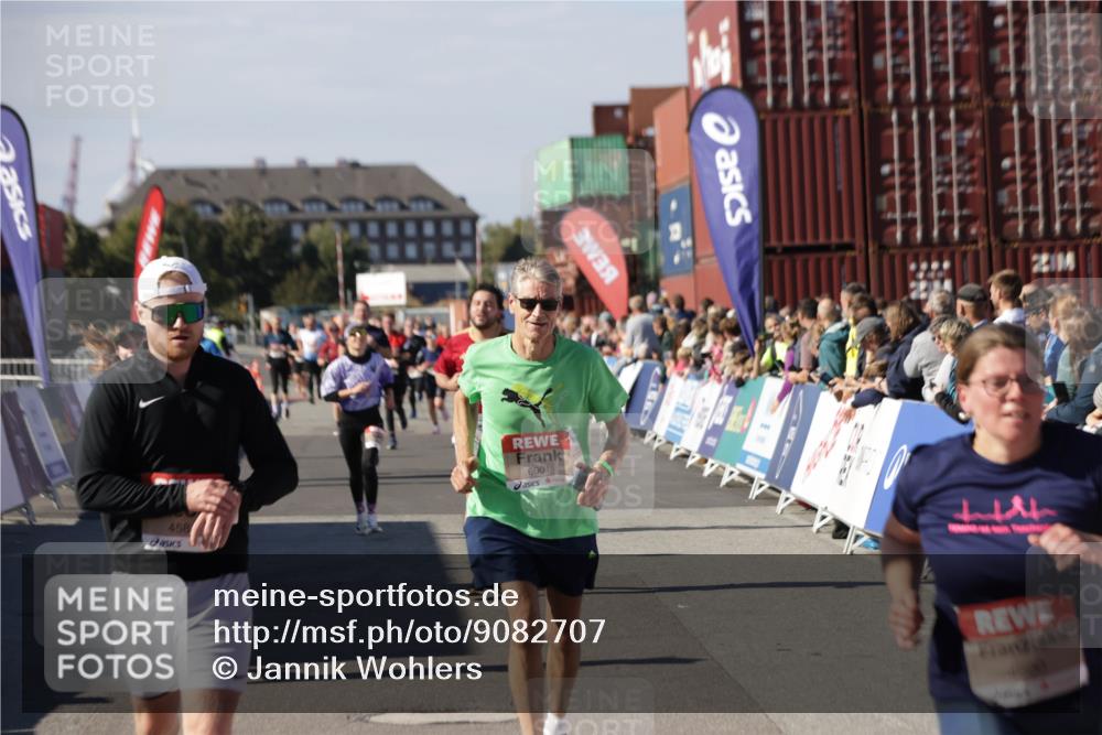 03.10.2025 - Köhlbrandbrückenlauf Jannik Wohlers http://msf.ph/oto/9082707 03.10.2025 13:18:16 Ziel 4472, 4473, 4581, 4600, 4620, 4661, 5209, 5379, 5440, 5454, 5691, 5816, 6001, 6310, 6326 meine-sportfotos.de