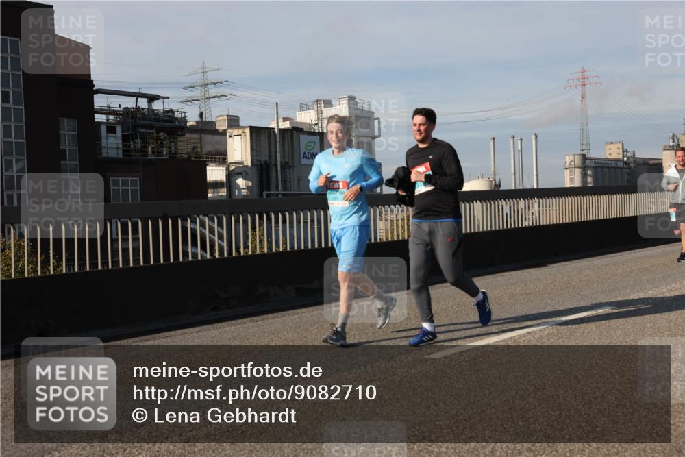 03.10.2025 - Köhlbrandbrückenlauf Lena Gebhardt http://msf.ph/oto/9082710 03.10.2025 10:04:39 Position 2 2384 meine-sportfotos.de
