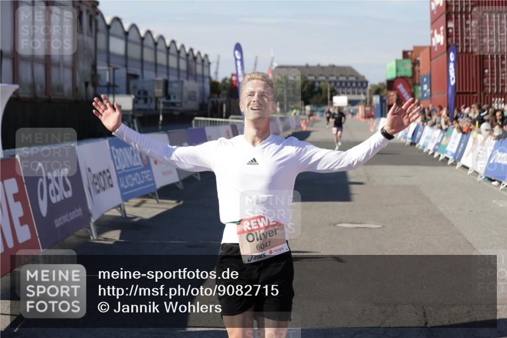 03.10.2025 - Köhlbrandbrückenlauf Jannik Wohlers http://msf.ph/oto/9082715 03.10.2025 12:51:21 Ziel 6047 meine-sportfotos.de