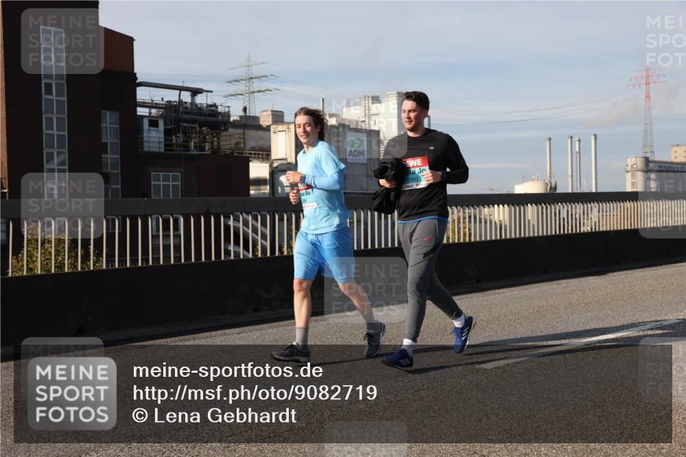 03.10.2025 - Köhlbrandbrückenlauf Lena Gebhardt http://msf.ph/oto/9082719 03.10.2025 10:04:39 Position 2 2383 meine-sportfotos.de