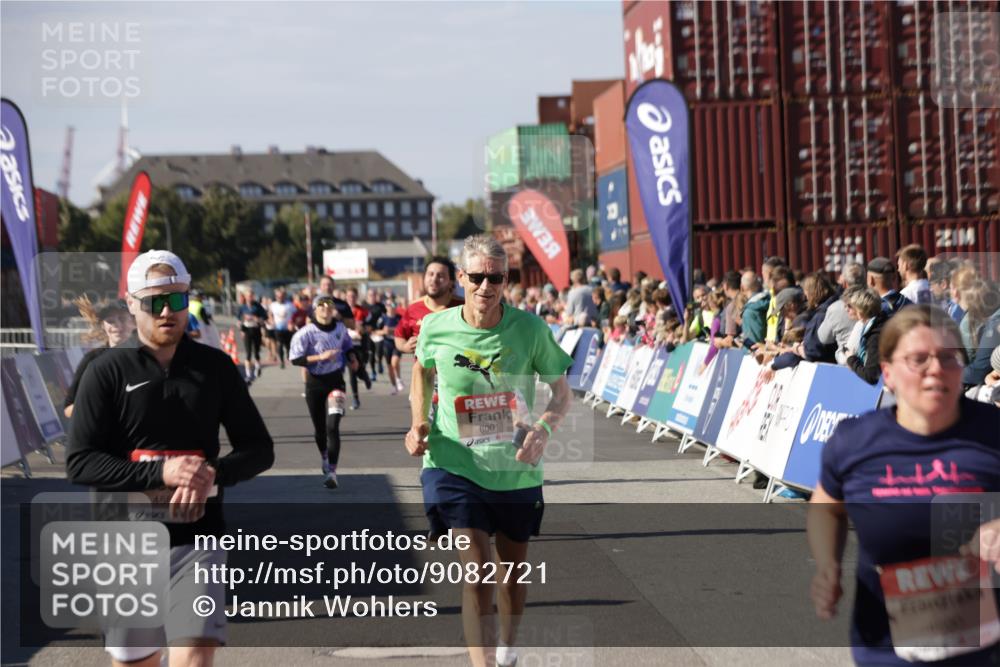 03.10.2025 - Köhlbrandbrückenlauf Jannik Wohlers http://msf.ph/oto/9082721 03.10.2025 13:18:16 Ziel 4472, 4473, 4581, 4600, 4620, 4661, 5209, 5379, 5440, 5454, 5691, 5816, 6001, 6310, 6326 meine-sportfotos.de