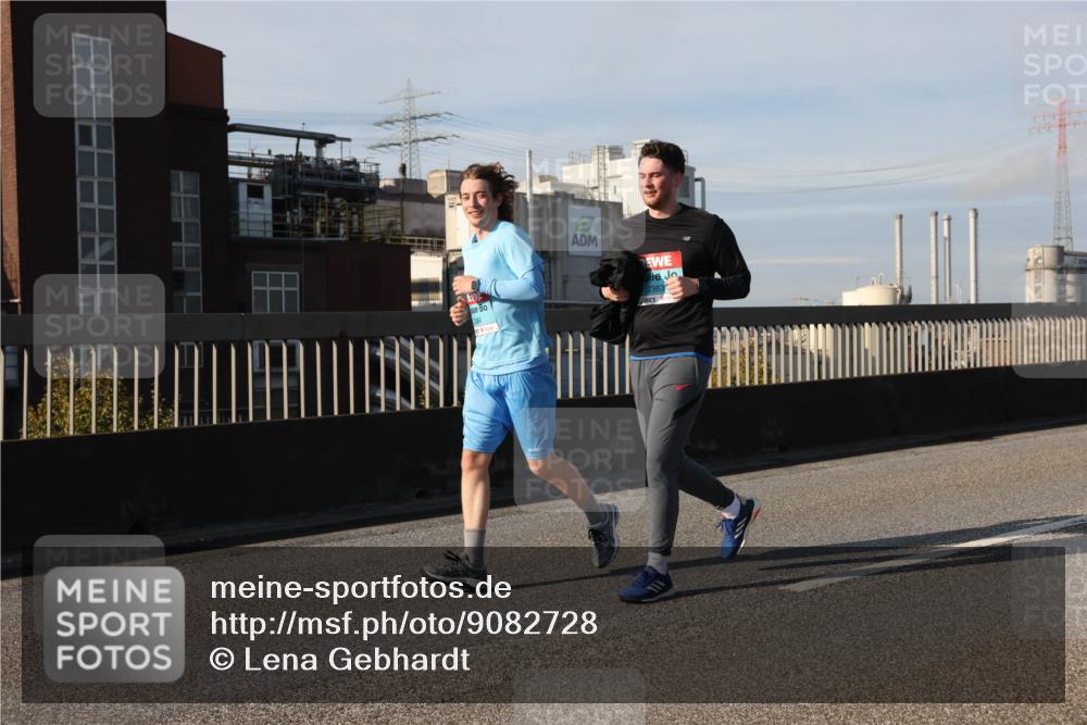 03.10.2025 - Köhlbrandbrückenlauf Lena Gebhardt http://msf.ph/oto/9082728 03.10.2025 10:04:40 Position 2 2383 meine-sportfotos.de