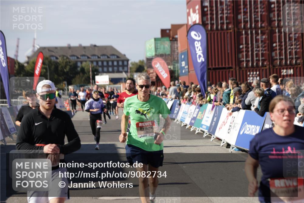 03.10.2025 - Köhlbrandbrückenlauf Jannik Wohlers http://msf.ph/oto/9082734 03.10.2025 13:18:16 Ziel 4472, 4473, 4581, 4600, 4620, 4661, 5209, 5379, 5440, 5454, 5691, 5816, 6001, 6310, 6326 meine-sportfotos.de
