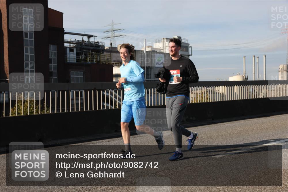 03.10.2025 - Köhlbrandbrückenlauf Lena Gebhardt http://msf.ph/oto/9082742 03.10.2025 10:04:40 Position 2  meine-sportfotos.de