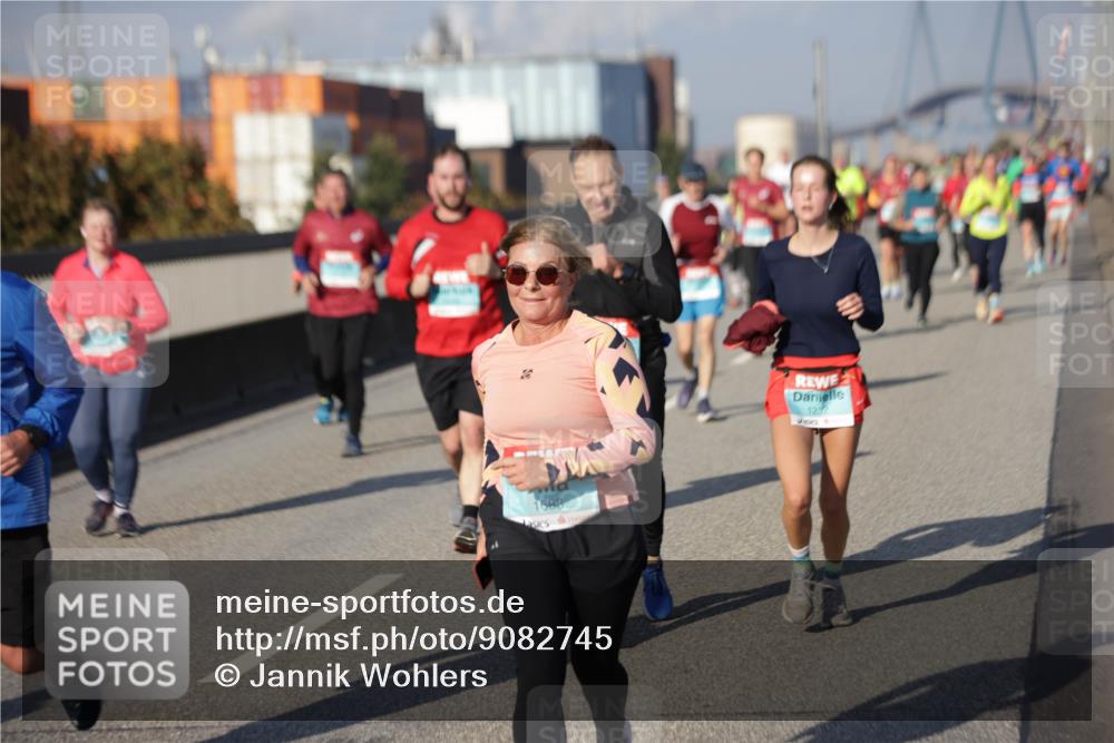 03.10.2025 - Köhlbrandbrückenlauf Jannik Wohlers http://msf.ph/oto/9082745 03.10.2025 10:05:48 Position 3 1683, 1252 meine-sportfotos.de