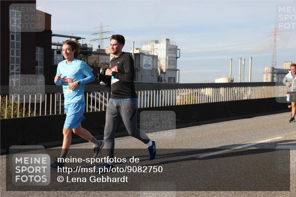 03.10.2025 - Köhlbrandbrückenlauf Lena Gebhardt http://msf.ph/oto/9082750 03.10.2025 10:04:40 Position 2 2384 meine-sportfotos.de