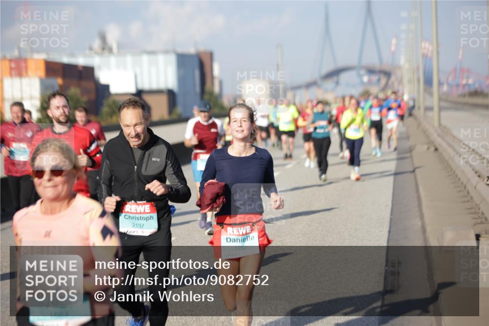 03.10.2025 - Köhlbrandbrückenlauf Jannik Wohlers http://msf.ph/oto/9082752 03.10.2025 10:05:49 Position 3 1603, 2137, 1252 meine-sportfotos.de