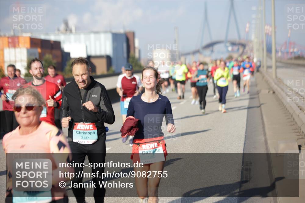 03.10.2025 - Köhlbrandbrückenlauf Jannik Wohlers http://msf.ph/oto/9082755 03.10.2025 10:05:49 Position 3 2137, 1252 meine-sportfotos.de