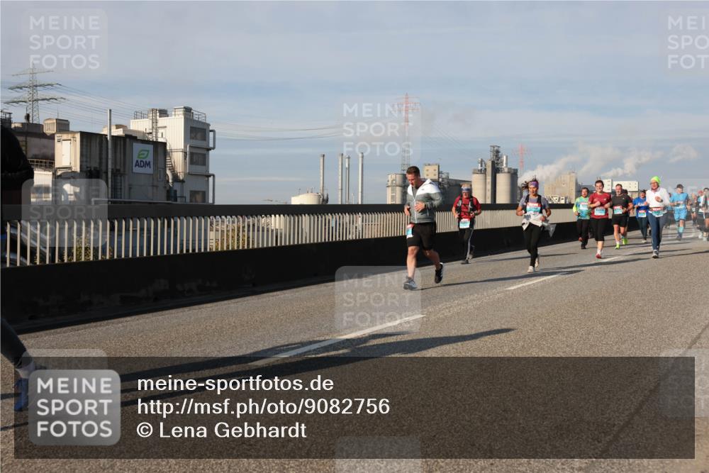 03.10.2025 - Köhlbrandbrückenlauf Lena Gebhardt http://msf.ph/oto/9082756 03.10.2025 10:04:40 Position 2  meine-sportfotos.de