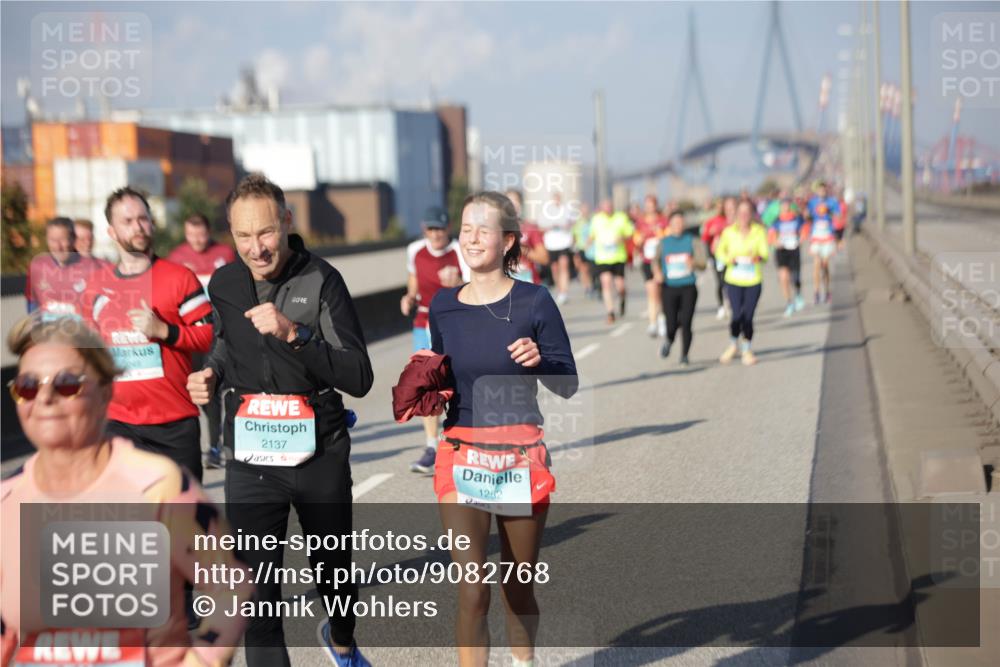 03.10.2025 - Köhlbrandbrückenlauf Jannik Wohlers http://msf.ph/oto/9082768 03.10.2025 10:05:49 Position 3 2137, 1252 meine-sportfotos.de